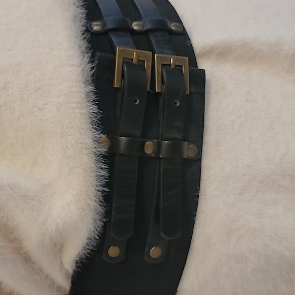 Black Leather and Stretch Waist Belt - Picture 2 of 5